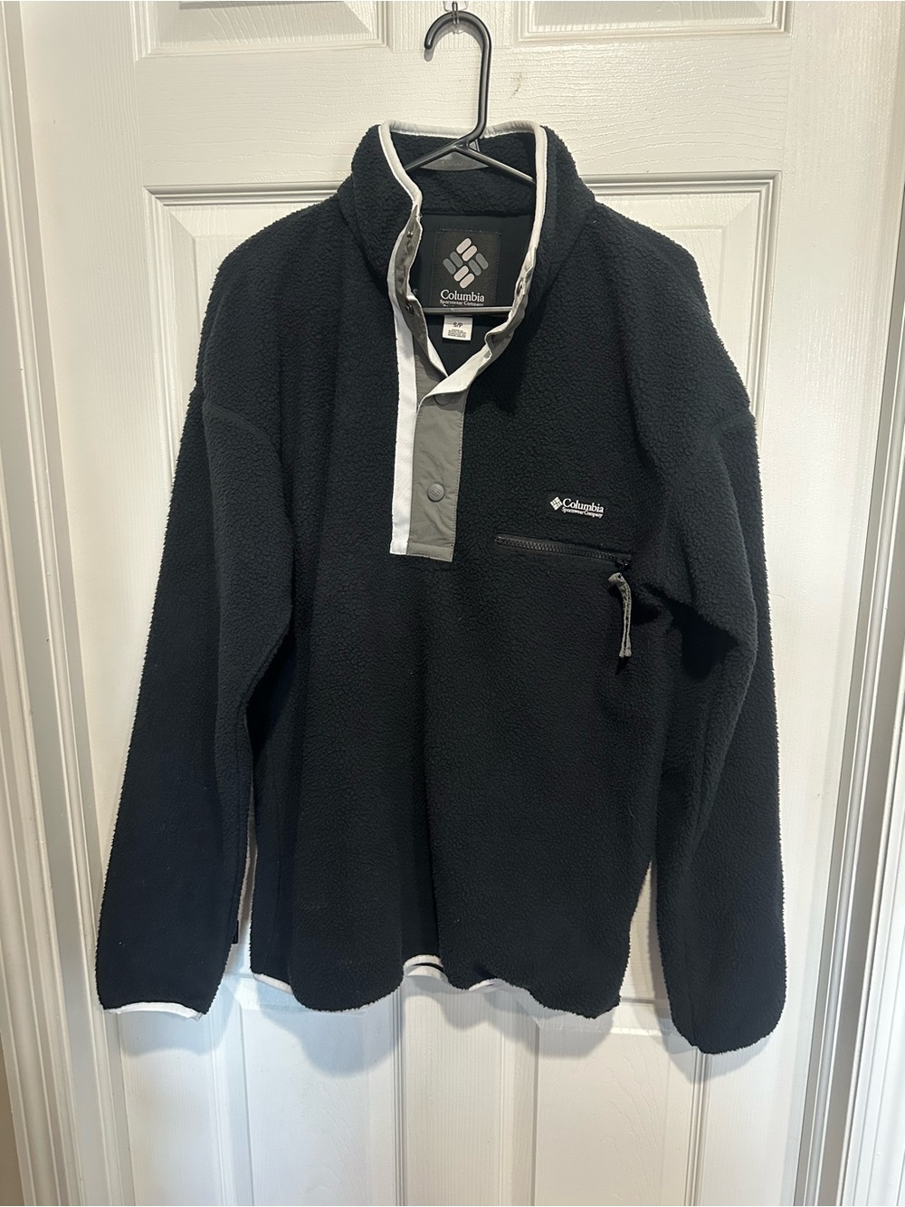 Columbia Black Pullover Fleece with Contrast Trim